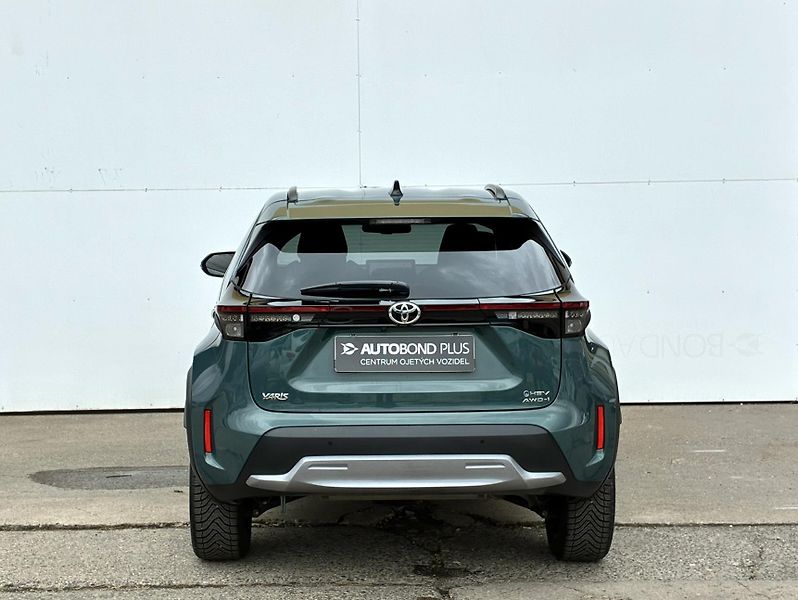 Toyota Yaris Cross 1.5 HSD 130k e-CVT AWD Executi - fotka 9 z 23