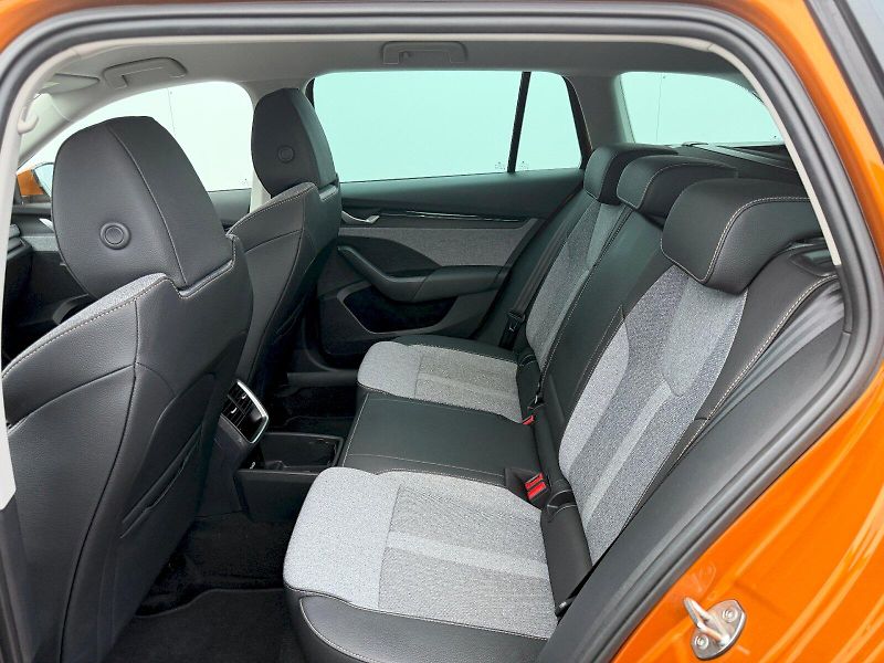 Škoda Octavia (2024) 1,5 TSI 110 KW Top Selection - fotka 24 z 35