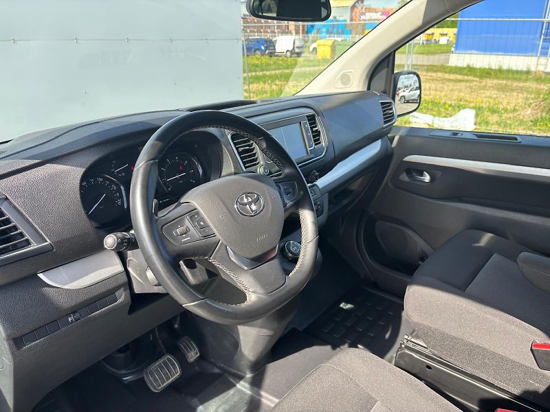 Toyota ProAce Verso 2,0 D-4D L2 Family AT - fotka 11 z 25