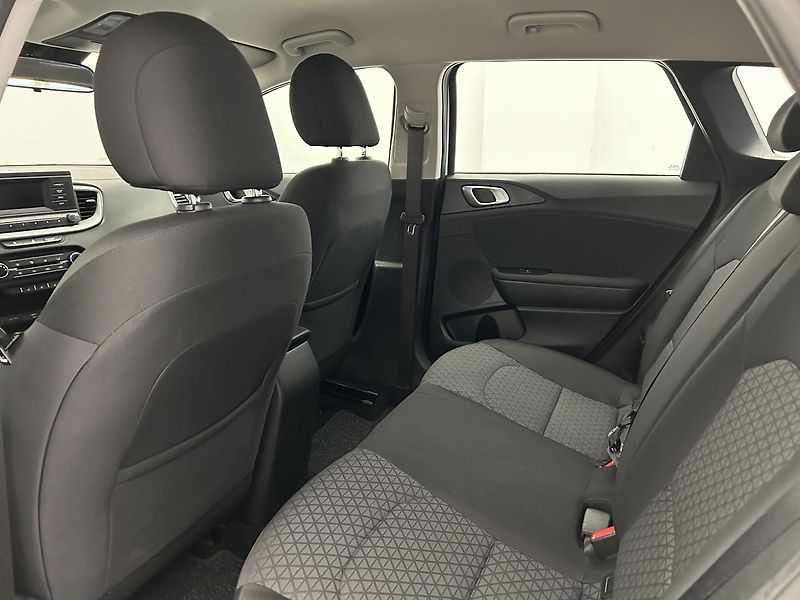 Kia Ceed 1.5 T-GDI Fresh - fotka 16 z 22