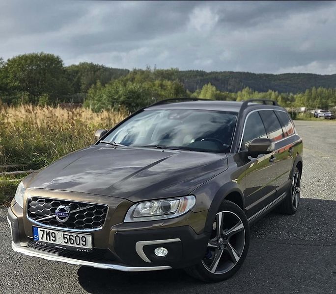 Volvo XC70 (2015)  158 kw D5 - fotka 2 z 21