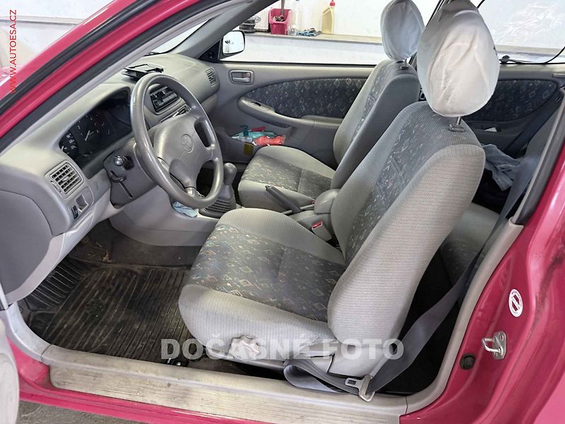 Toyota Corolla (1997) 1.3i, 2.maj,ČR, servis.kniha - fotka 3 z 3