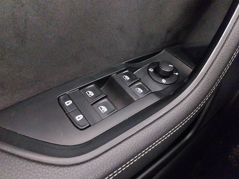 Škoda Superb (2023) Sportline 2.0 TDI - fotka 19 z 23