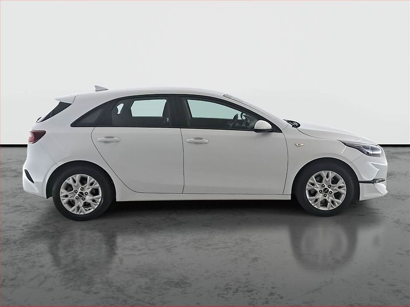 Kia Ceed (2022) 1.5 T-GDI, Serv.kniha - fotka 6 z 18
