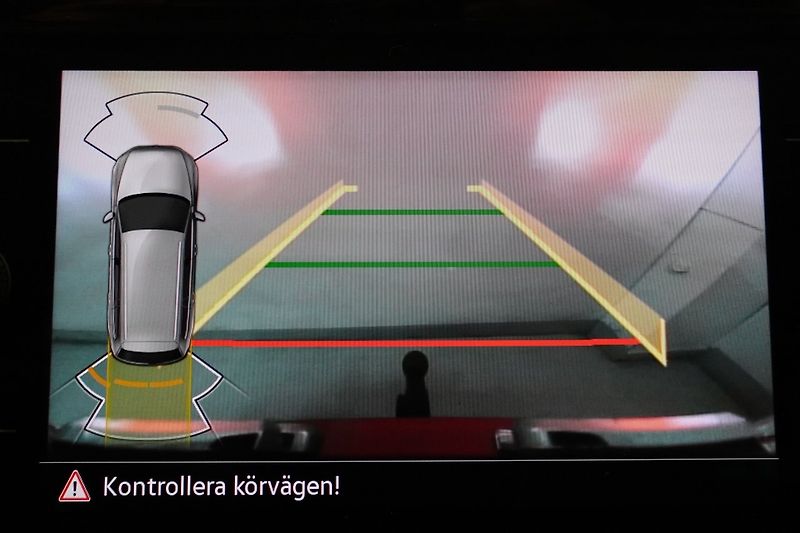 Volkswagen Passat TDI 147kW R-Line IQ NezTo ACC - fotka 13 z 25