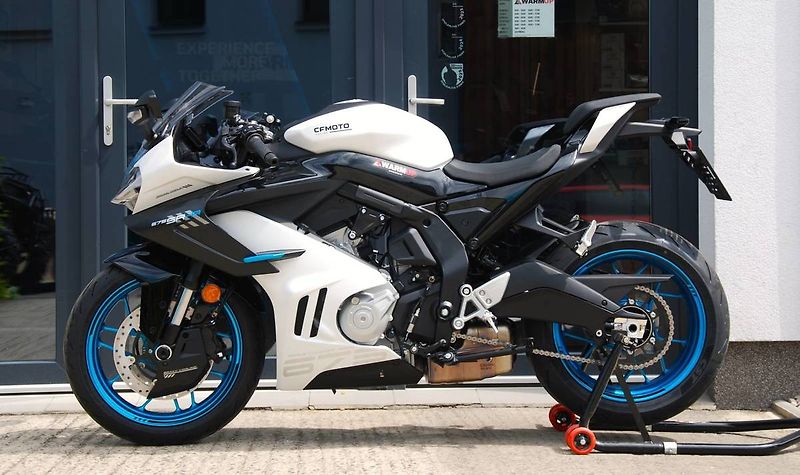 CFMOTO (2026) 675 SR-R - fotka 5 z 25