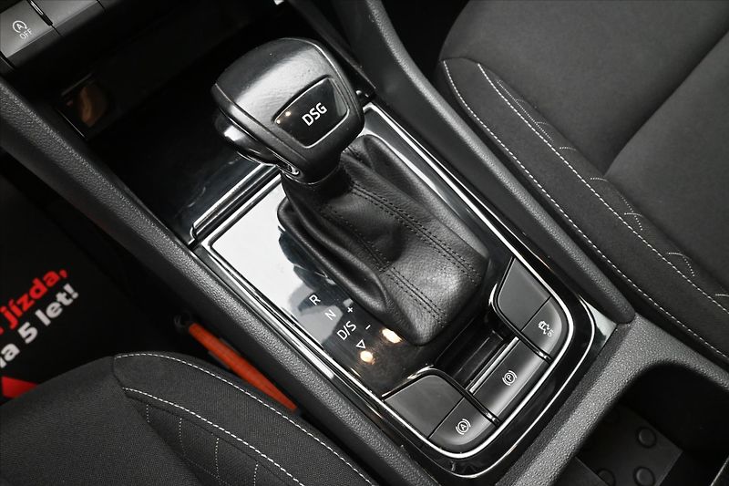 Škoda Karoq 1,5 TSI 110kW DSG Business Zár - fotka 22 z 31