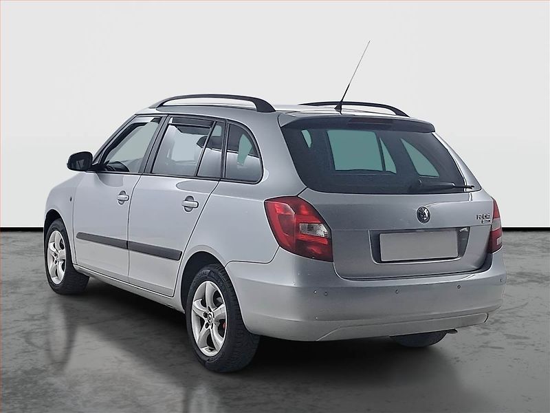 Škoda Fabia (2010) Ambiente 1.2 TSI, Eko.zaplacen - fotka 4 z 20