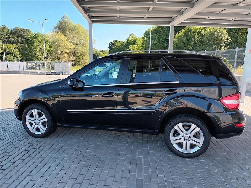 Mercedes-Benz Třídy M 3,0 350CDI,165KW,KŮŽE,NAVI - fotka 8 z 41