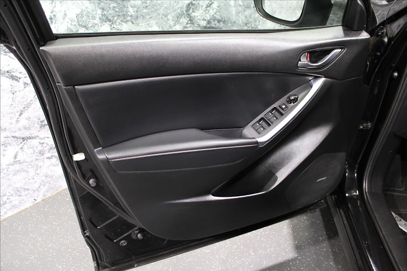 Mazda CX-5 2,0 Skyactiv AWD - fotka 8 z 33