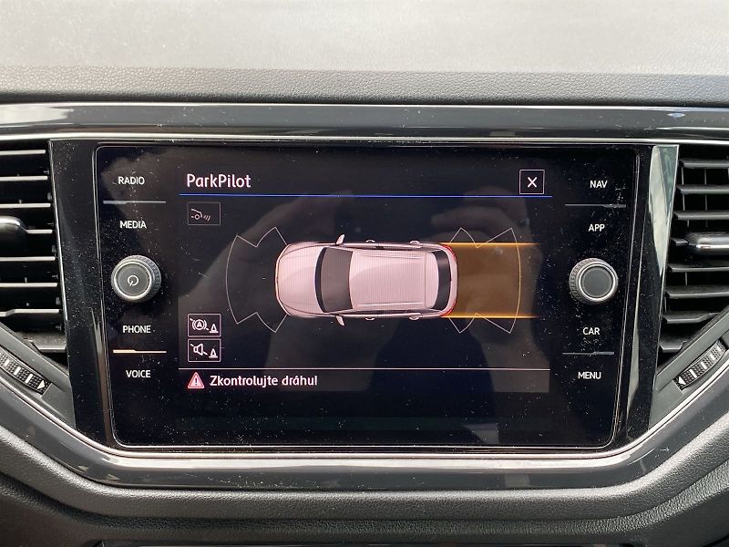Volkswagen T-Roc (2018) 2.0 TDI 4Motion DSG - fotka 17 z 25