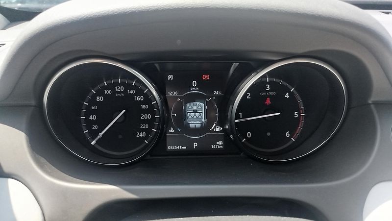 Land Rover Discovery Sport (2018) 2.0 TD4  SPORT  KOUPENO CZ - fotka 16 z 46