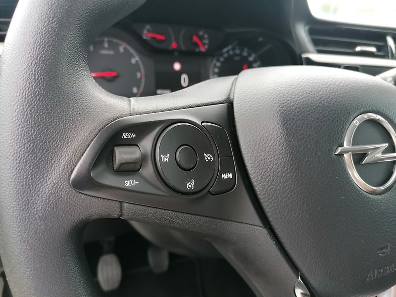 Opel Corsa (2023) 1.2 Turbo 74kW - fotka 14 z 18