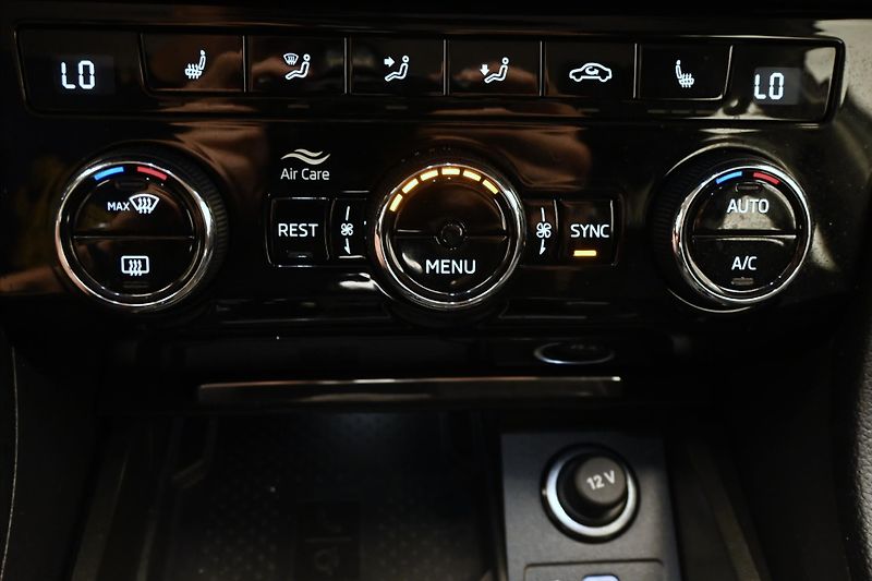 Škoda Superb 2,0 TDI 110kW Style DSG Záruka - fotka 20 z 30