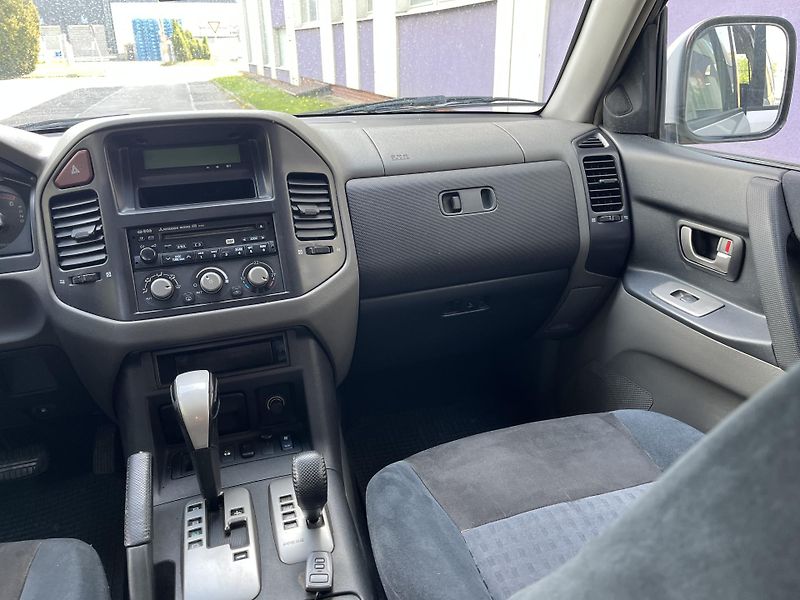 Mitsubishi Pajero 3.2 DID bez koroze - fotka 28 z 33