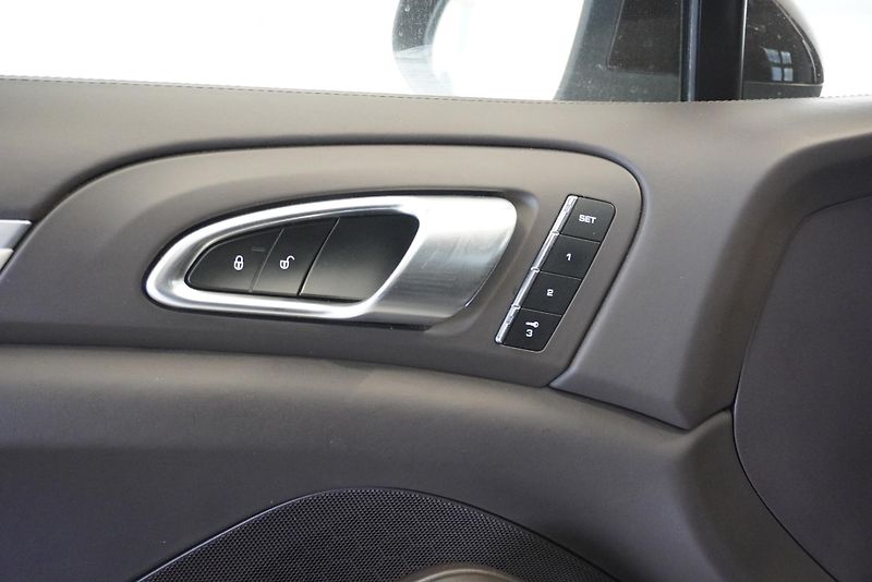 Porsche Cayenne 4,2 TDI V8 4WD AUT. - fotka 11 z 31