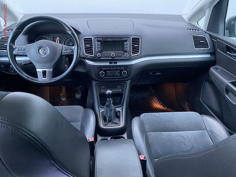 Volkswagen Sharan (2011) 2.0 TDi, Highline, navi - fotka 8 z 20
