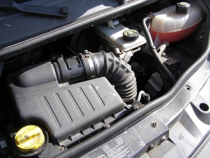 Renault Trafic 2,0   NELZE NASTARTOVAT - fotka 18 z 19