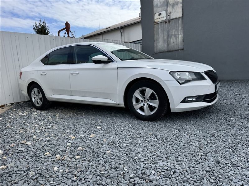 Škoda Superb 2,0 TDI 140kW ACC - fotografie inzerátu