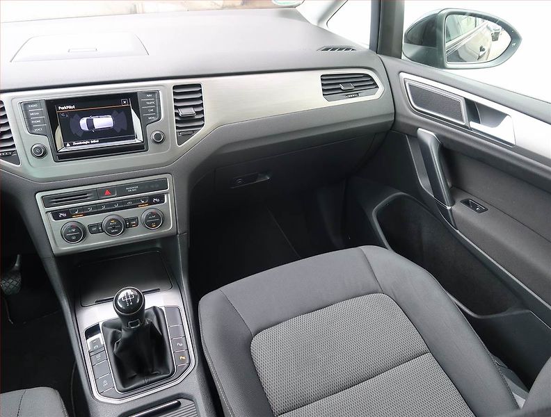 Volkswagen Golf Sportsvan (2014) 1.6 TDI, Navi, Park. senzory - fotka 8 z 16
