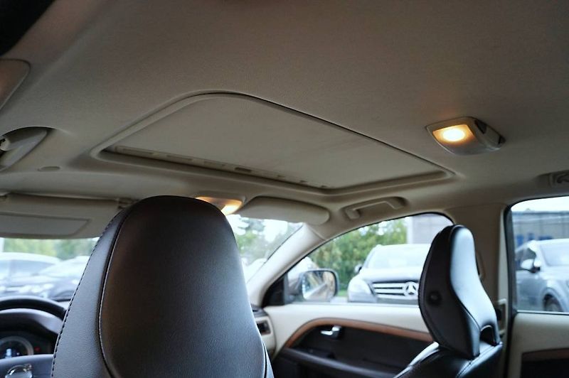 Volvo XC70 (2011) SUMMUM 2,4 D5 158 kW - fotka 25 z 47