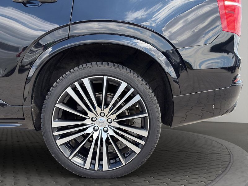 Volvo XC90 (2019) 2.0 B5 4x4 Nafta, Kůže, A/T - fotka 24 z 30