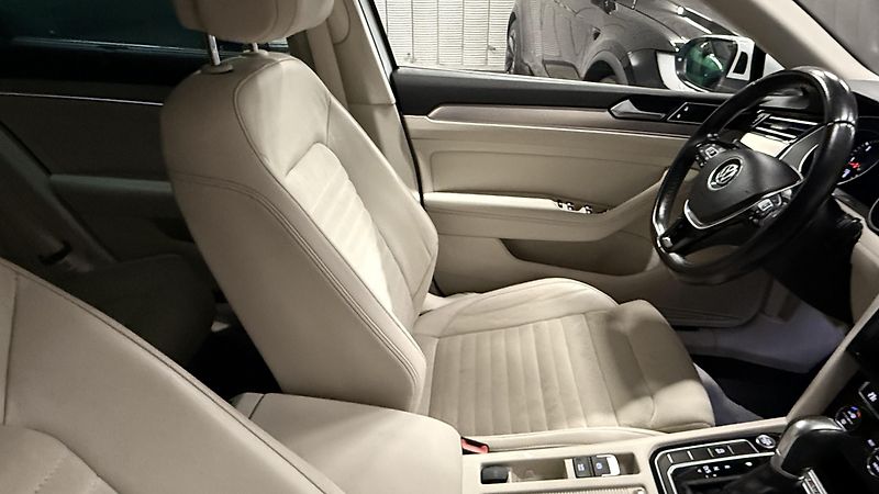 Volkswagen Passat (2019) 2.0 TDI 140kW,ČR, 4MOT DSG - fotka 23 z 48
