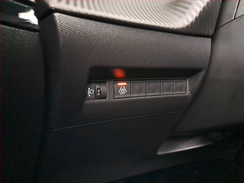 Peugeot 208 (2023) 1.2 PureTech, Serv.kniha, Kůže - fotka 21 z 21