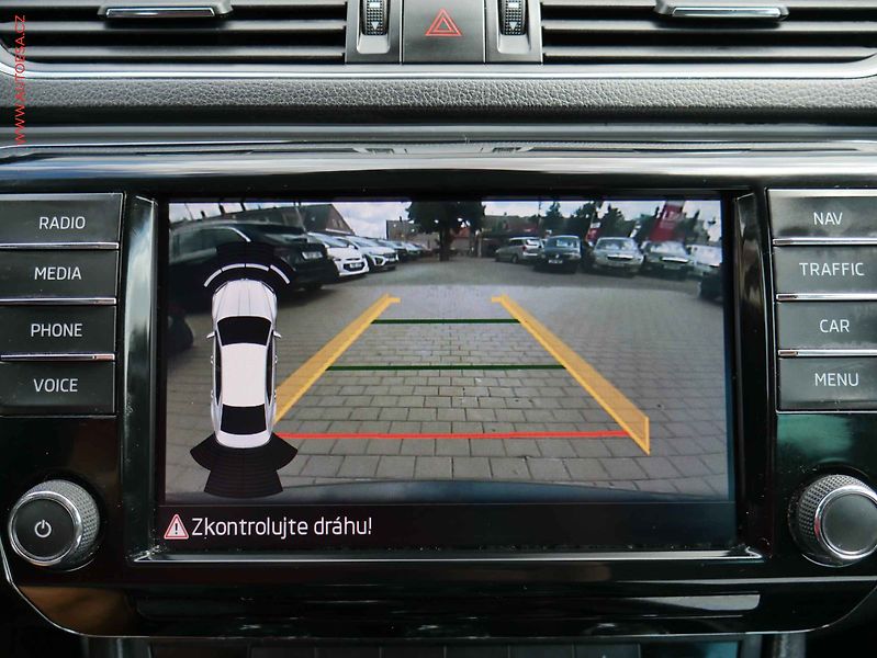 Škoda Superb (2015) 1.6TDi, 1.maj, AC, bixen - fotka 19 z 22