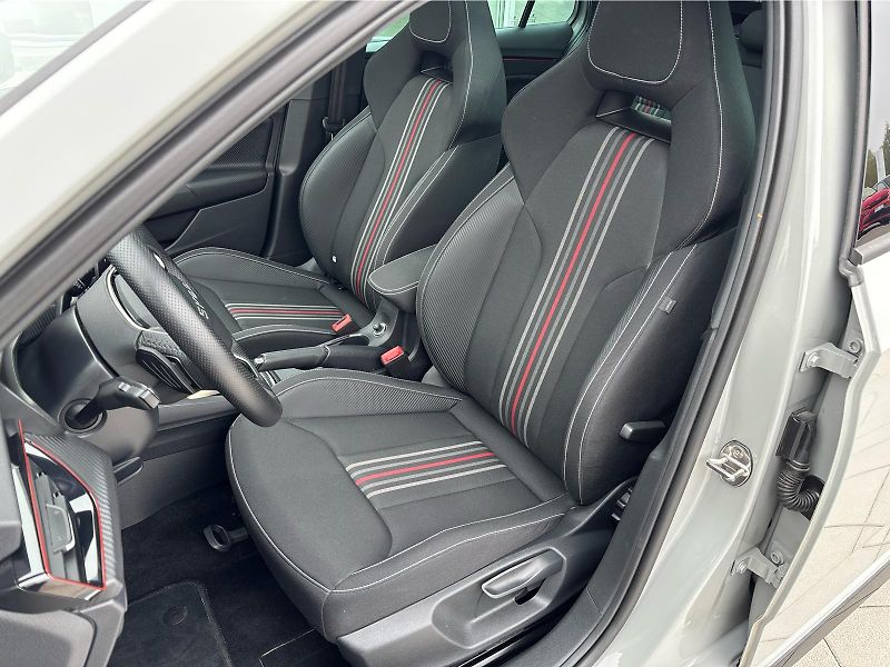 Škoda Scala 1,0 TSI 85 kW MONTE CARLO DSG - fotka 25 z 30