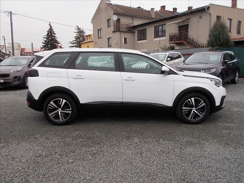 Peugeot 5008 ACTIVE 1.6 BlueHDi 120 7-míst - fotka 5 z 46