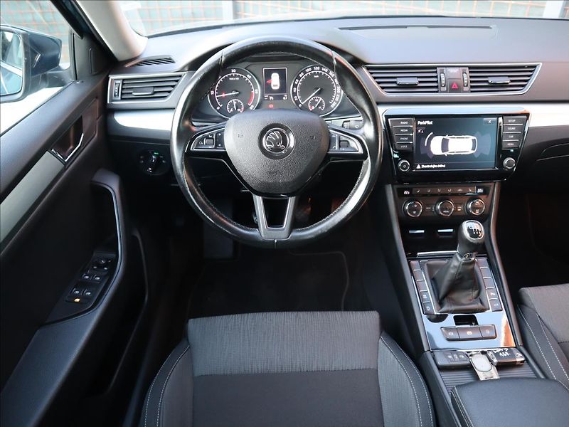 Škoda Superb 2,0 TDi, Kessy, FrontAssist, P - fotka 7 z 40