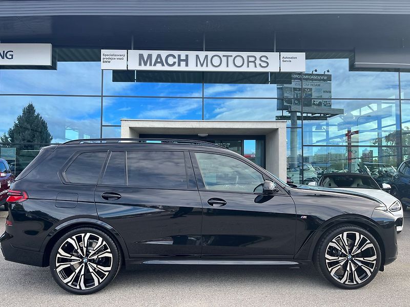 BMW X7 xDrive 40d - fotka 6 z 24
