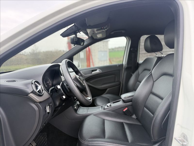 Mercedes-Benz Třídy B 180CDI NAVI AUTOMAT - fotka 9 z 29