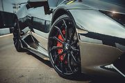 Lamborghini Huracán v chromové úpravě.