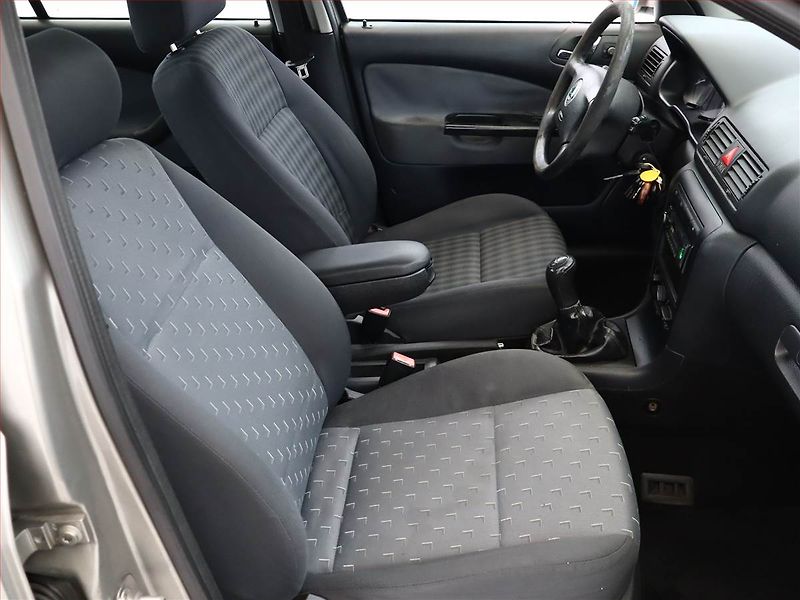 Škoda Octavia (2007) 1.6, nová STK, Tažné - fotka 7 z 11