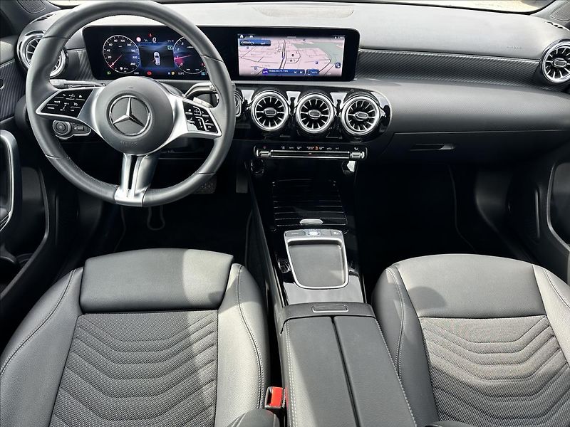 Mercedes-Benz Třídy A A 200 Progressive linie - fotka 9 z 12