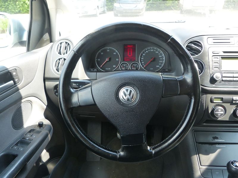 Volkswagen Golf Plus 1.9TDI - fotka 17 z 19