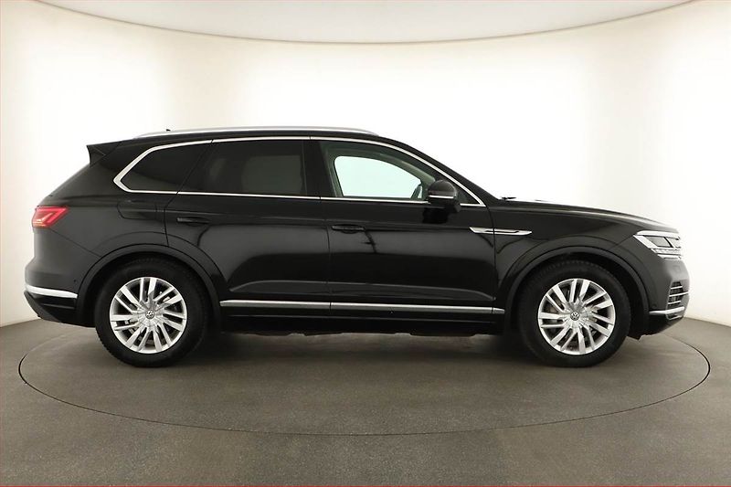 Volkswagen Touareg (2019) 3.0 TDI - fotka 6 z 19
