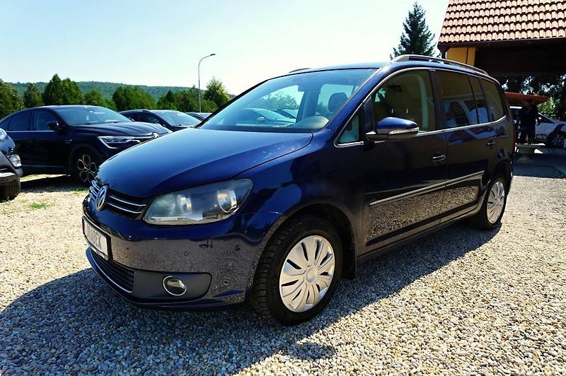 Volkswagen Touran (2011) 2,0 TDI 103 kW - fotka 9 z 48