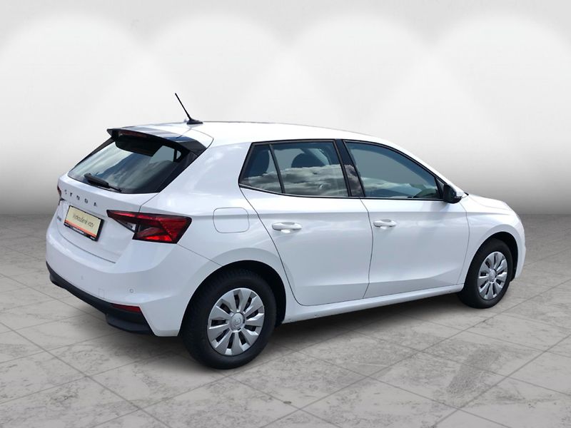 Škoda Fabia 1.0 MPi ACTIVE - fotka 2 z 28