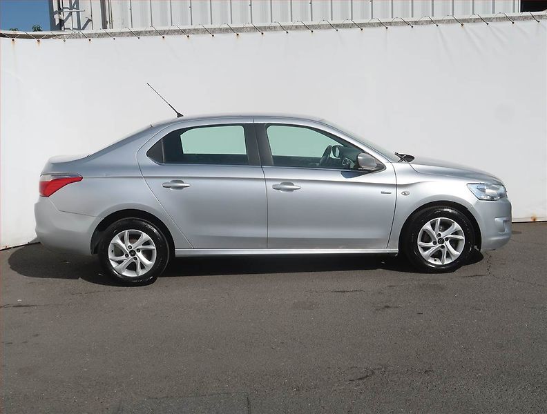 Citroën C-Elysée (2013) Exclusive 1.6 HDi, rezervace - fotka 6 z 18