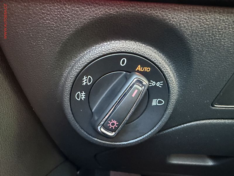Seat Leon (2014) 2.0 TDi, FR, LED - fotka 17 z 18