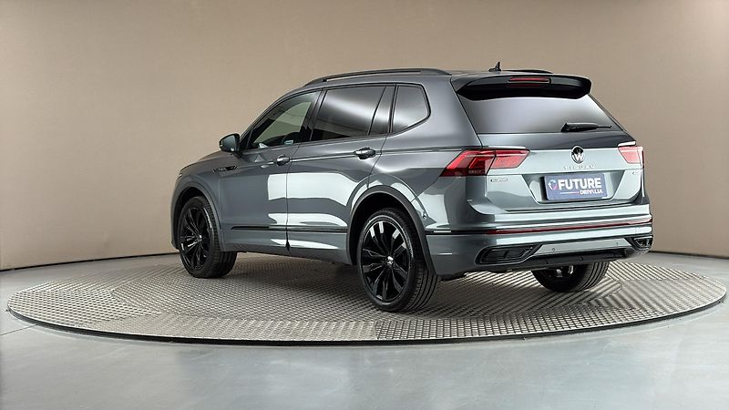 Volkswagen Tiguan Allspace 2.0 TDI DSG 4MOTION R-Line - fotka 2 z 30