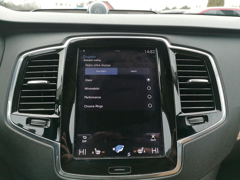Volvo XC90 (2015) D5 AWD 7-míst Bowers & Wilkins - fotka 15 z 33