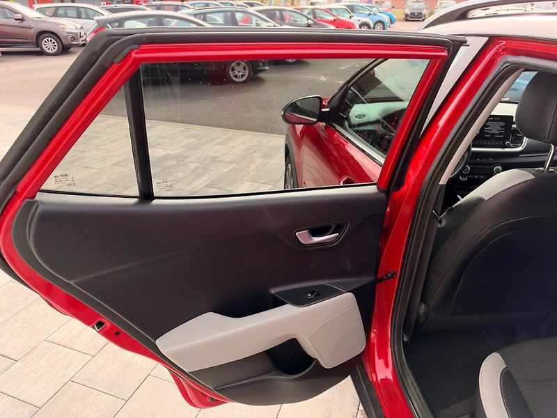 Kia Stonic (2020) 1.0 T-GDi,88 Kw Platinum - fotka 11 z 32