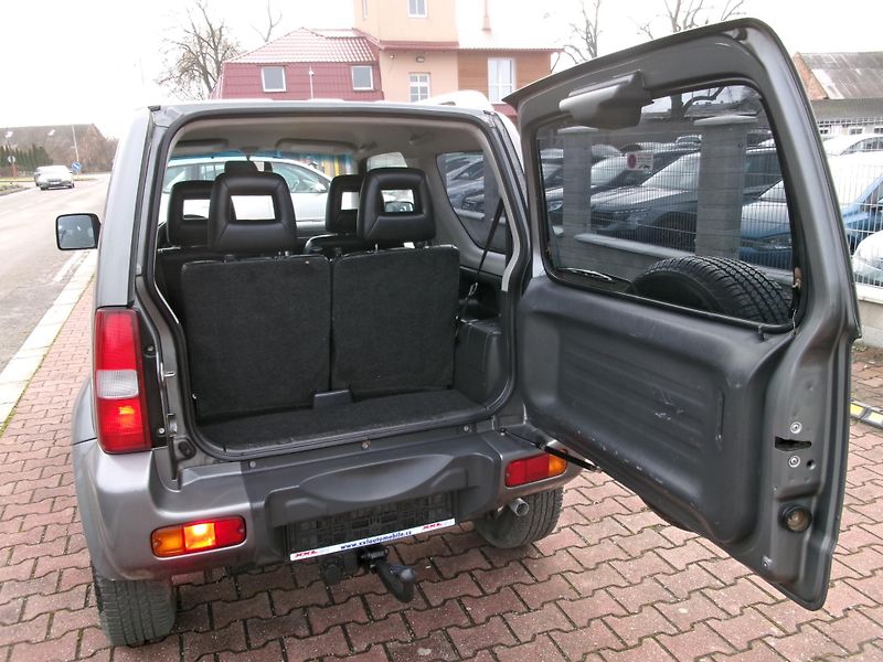 Suzuki Jimny (2006) 1,3i KLIMA ALU VÝHŘEV TAŽNÉ - fotka 13 z 34