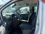 Opel Combo (2021) 1,2i 81 KW 7Míst L2 - náhled 10