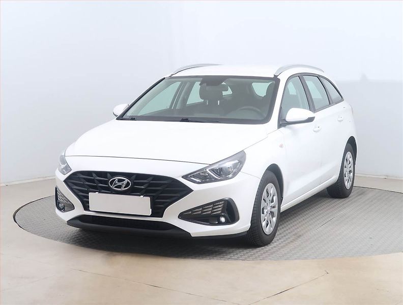 Hyundai i30 (2021) 1.0 T-GDI, ČR,1.maj - fotka 2 z 14