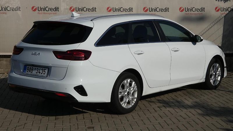 Kia Ceed 1.5 T-GDI TOP - fotka 3 z 23